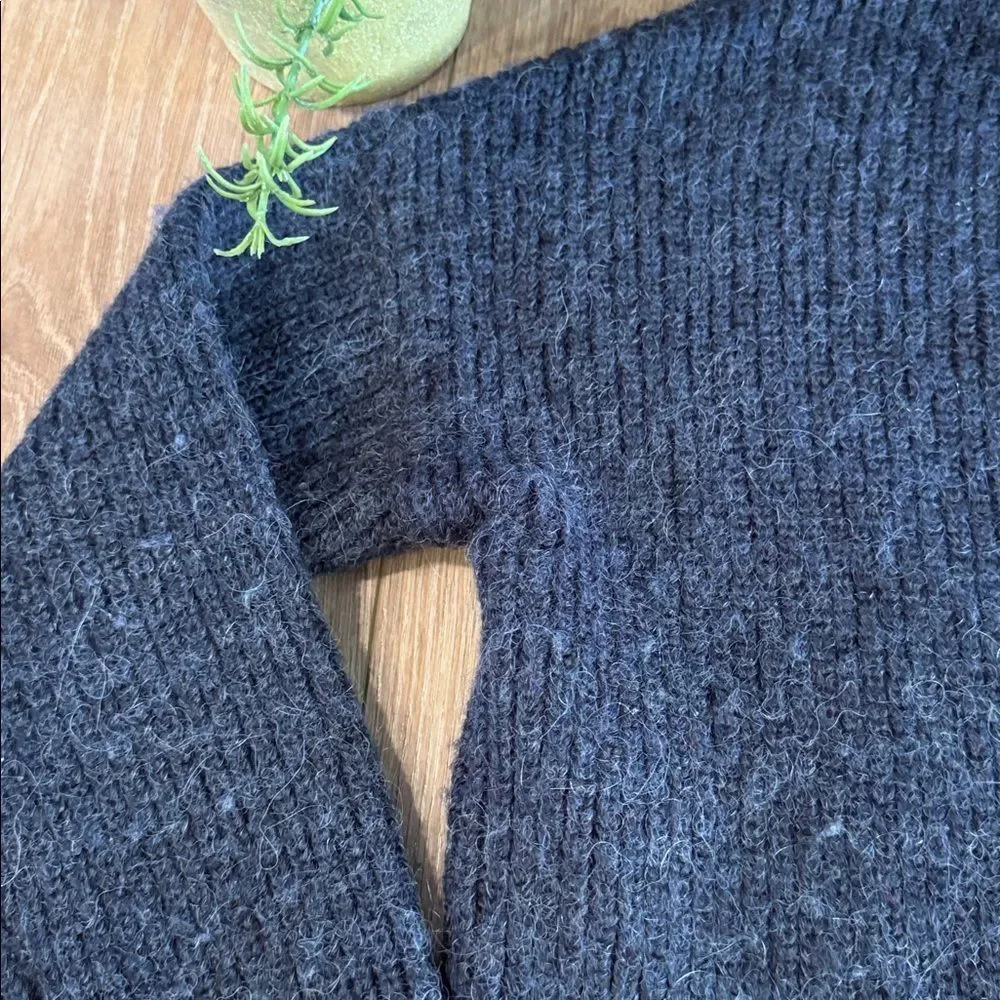 FREE PEOPLE WOOL AND ALPACA BLEND CARDIGAN SWEATER NAVY SIZE SMALL - Picture 4 of 6